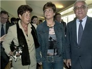 Bóng đá anh, ngoại hạng anh, lịch thi đấu euro 2012, Huyền thoại quần vợt tố cha mẹ cướp tài sản